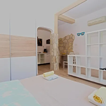 Apartment Fuer 2 Personen Ca 30 Qm In Pula, Istrien Istrische Riviera