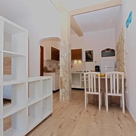 Apartment Fuer 2 Personen Ca 30 Qm In Pula, Istrien Istrische Riviera *