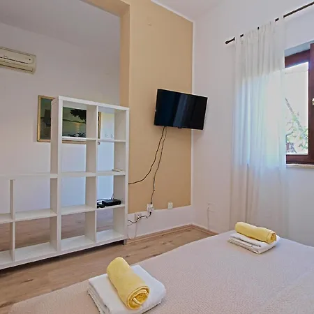 Fuer 2 Personen Ca 30 Qm In Pula, Istrien Istrische Riviera Apartment Pula